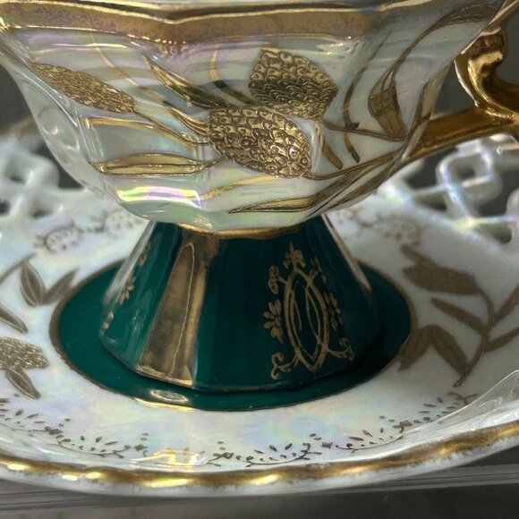 Vintage Royal Sealy China Japan Iridescent Green w/ Gold Trim Cup & Saucer Set - Picture 2 of 8
